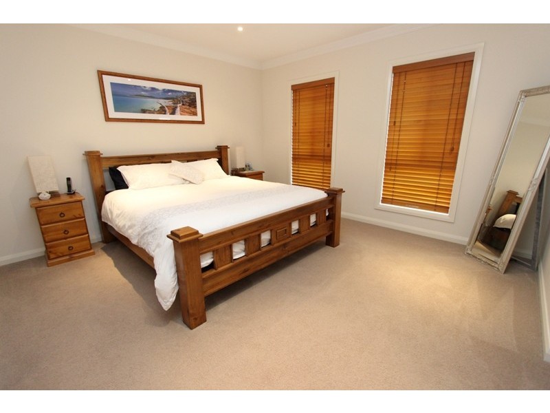 32 Darwin Drive, Llanarth NSW 2795