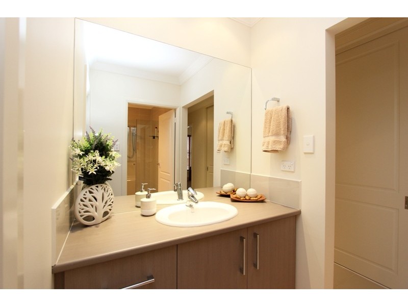 32 Darwin Drive, Llanarth NSW 2795