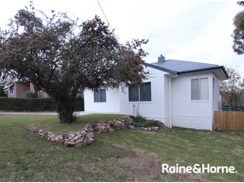 14 Veness St, Bathurst NSW 2795