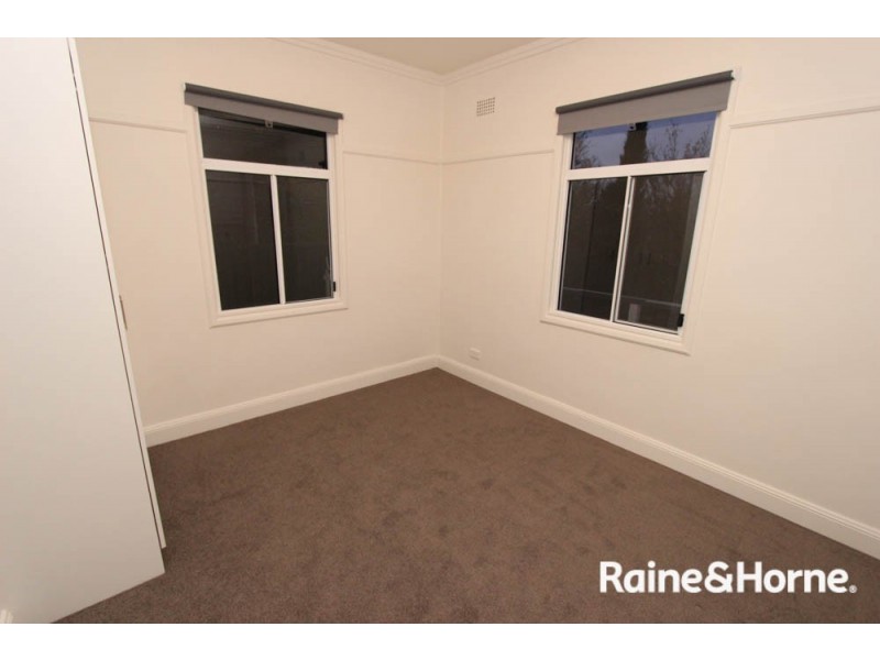 14 Veness St, Bathurst NSW 2795