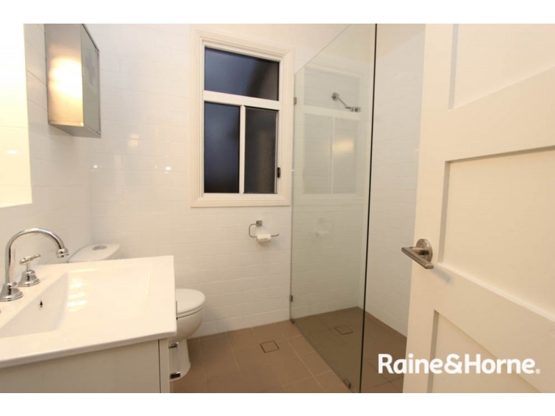 14 Veness St, Bathurst NSW 2795