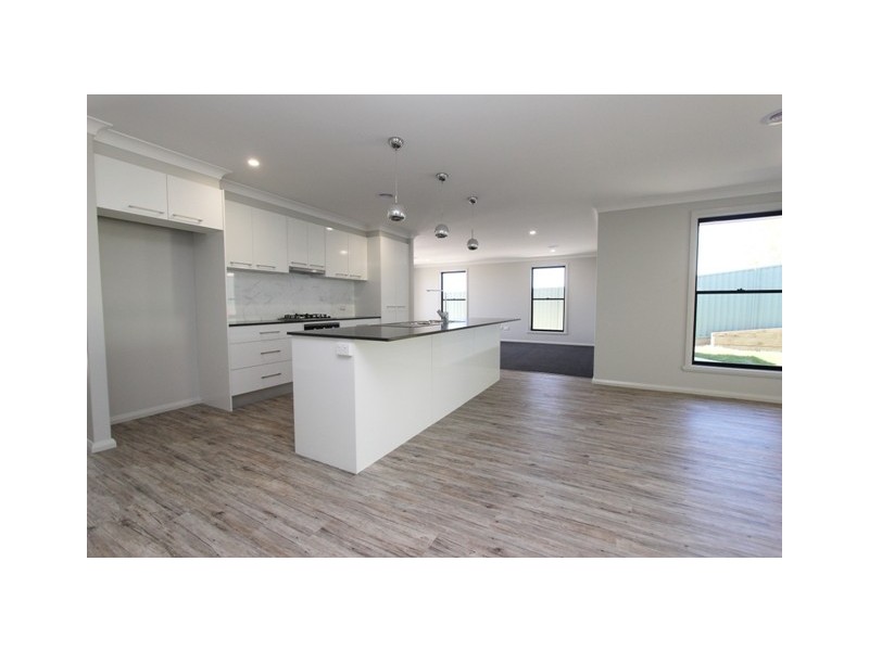 14 Barr Street, Windradyne NSW 2795