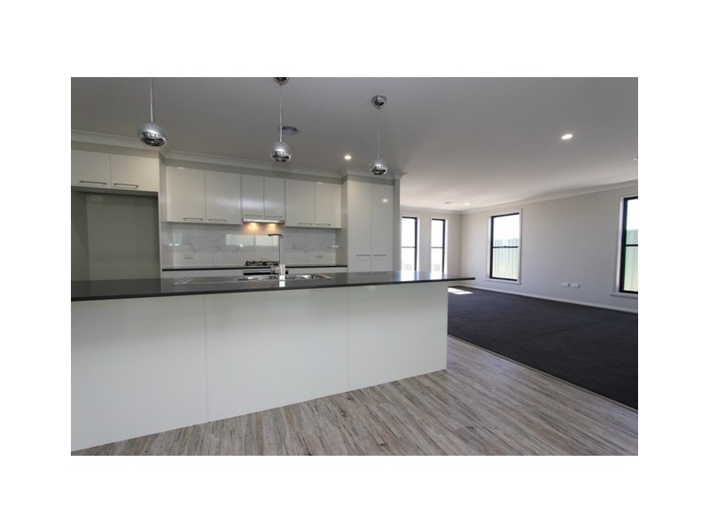 14 Barr Street, Windradyne NSW 2795