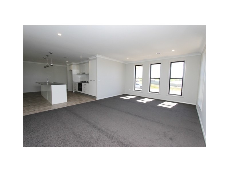 14 Barr Street, Windradyne NSW 2795