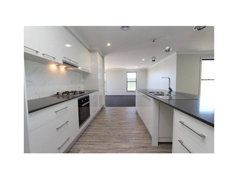 14 Barr Street, Windradyne NSW 2795
