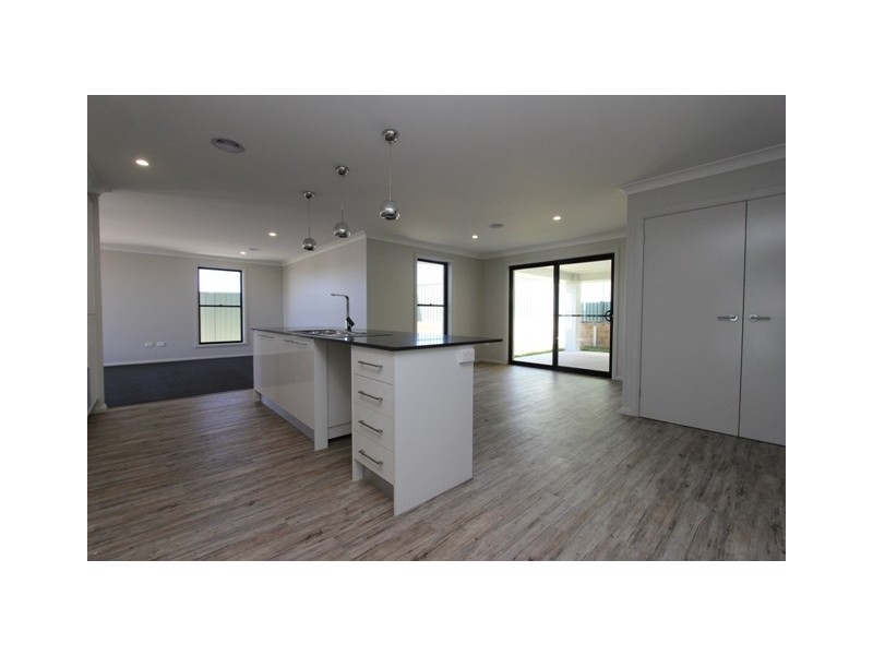 14 Barr Street, Windradyne NSW 2795