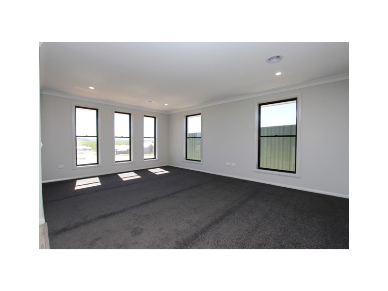 14 Barr Street, Windradyne NSW 2795