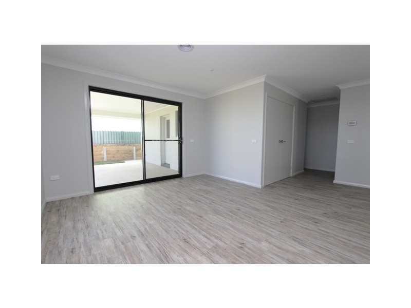 14 Barr Street, Windradyne NSW 2795