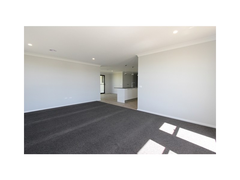 14 Barr Street, Windradyne NSW 2795
