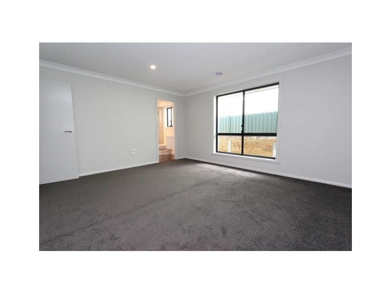 14 Barr Street, Windradyne NSW 2795