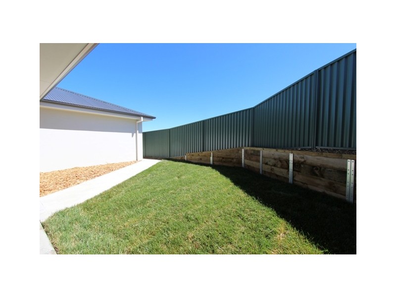 14 Barr Street, Windradyne NSW 2795