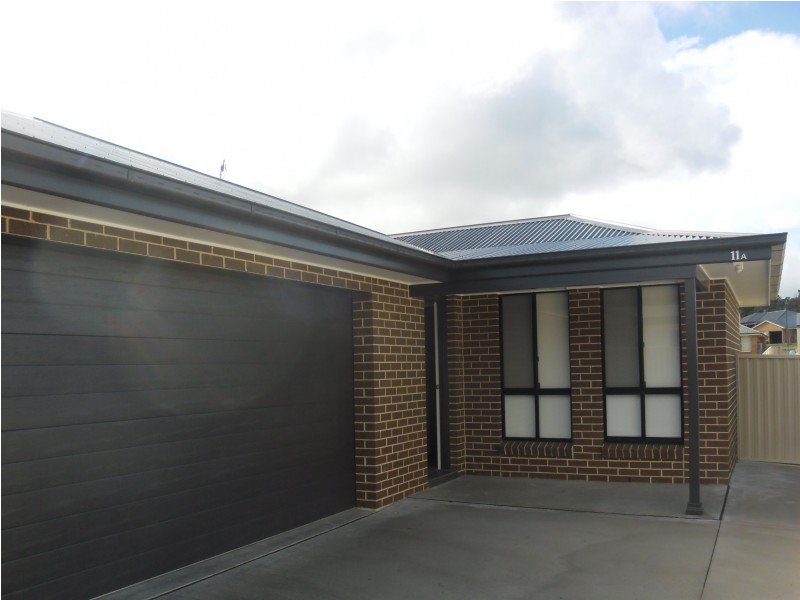 11a Amber Cl, Kelso NSW 2795