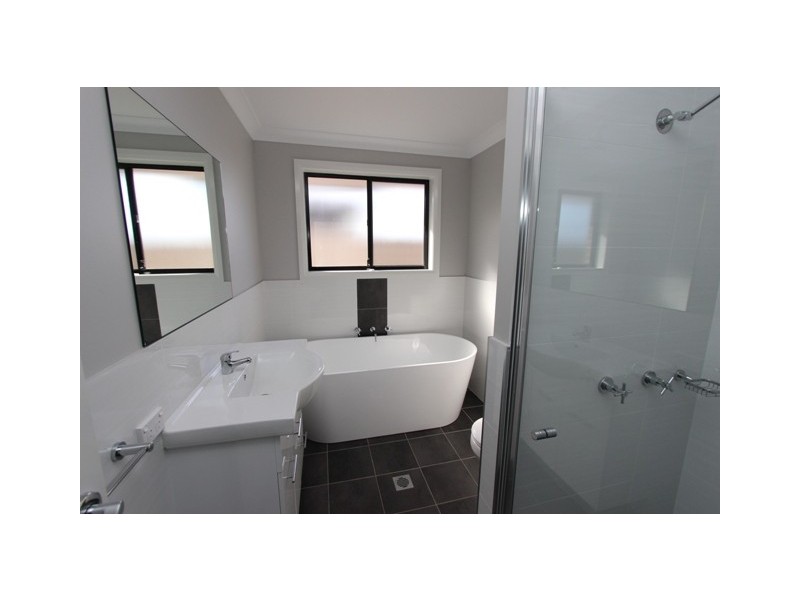 11a Amber Cl, Kelso NSW 2795
