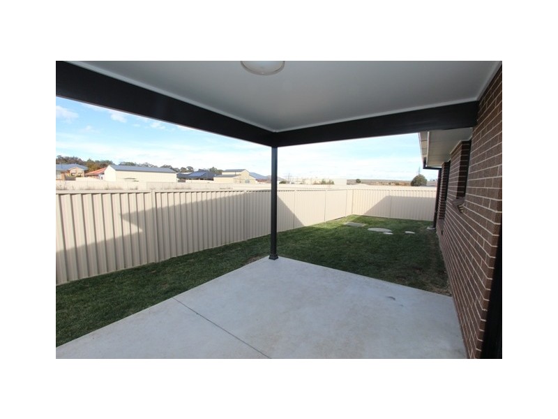 11a Amber Cl, Kelso NSW 2795