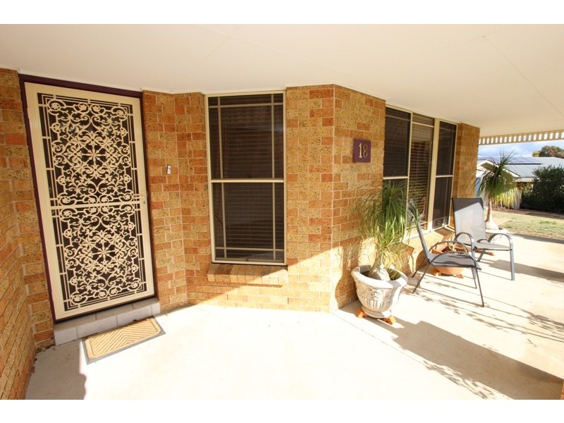 18 Georgia Place, Llanarth NSW 2795