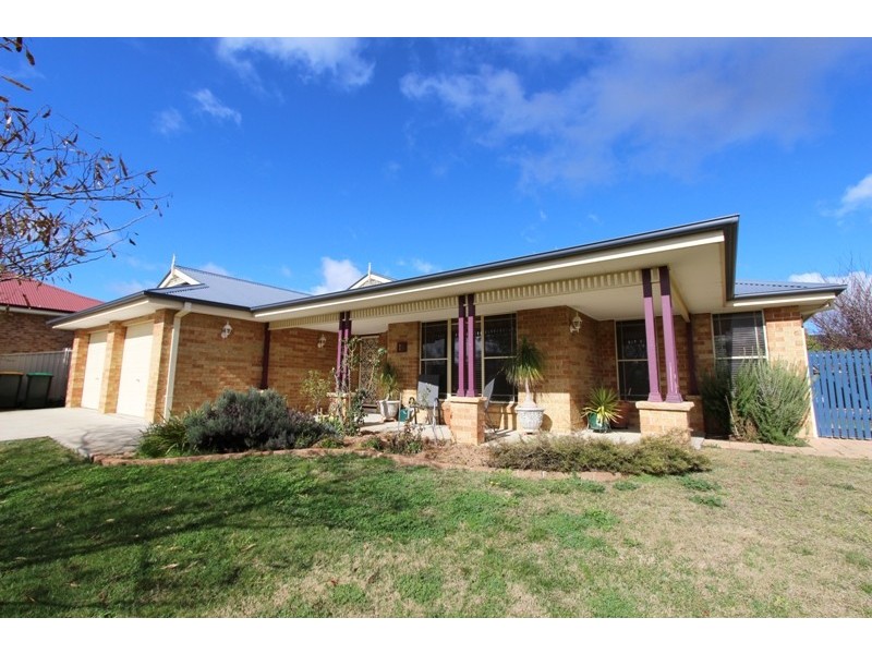 18 Georgia Place, Llanarth NSW 2795