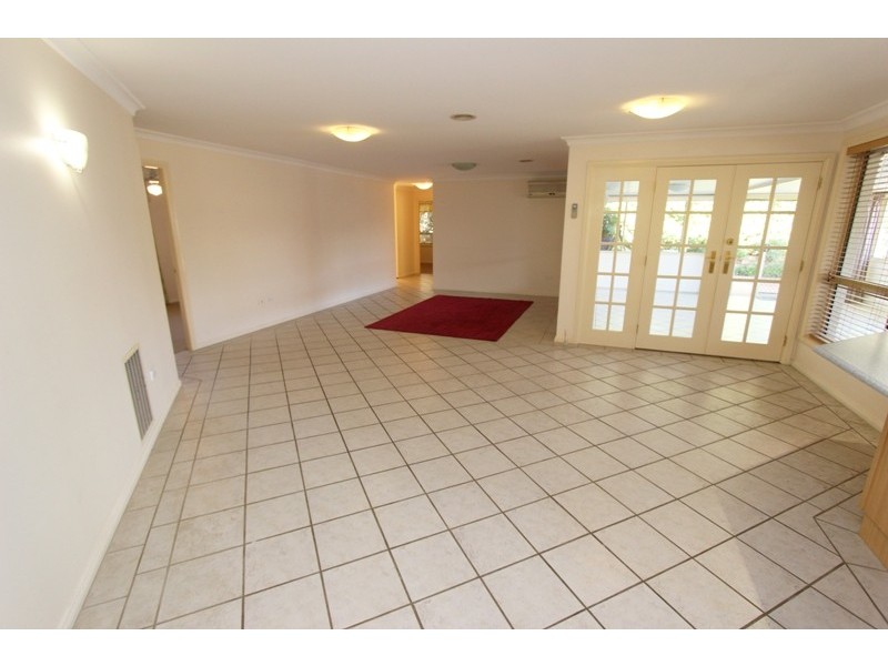 18 Georgia Place, Llanarth NSW 2795