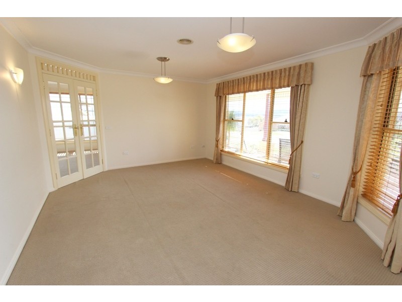 18 Georgia Place, Llanarth NSW 2795