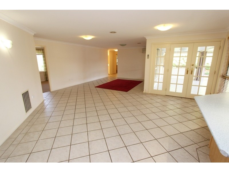 18 Georgia Place, Llanarth NSW 2795