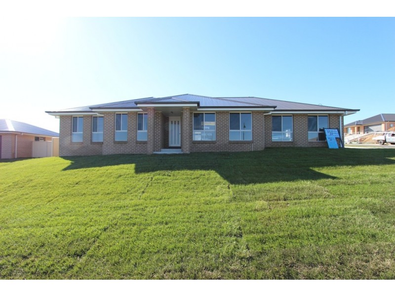 72 Graham Drive, Kelso NSW 2795