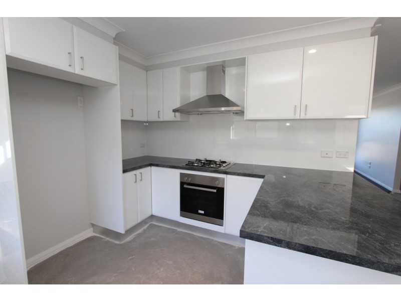 72 Graham Drive, Kelso NSW 2795