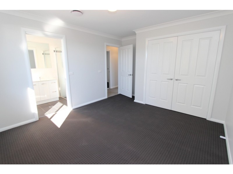 72 Graham Drive, Kelso NSW 2795