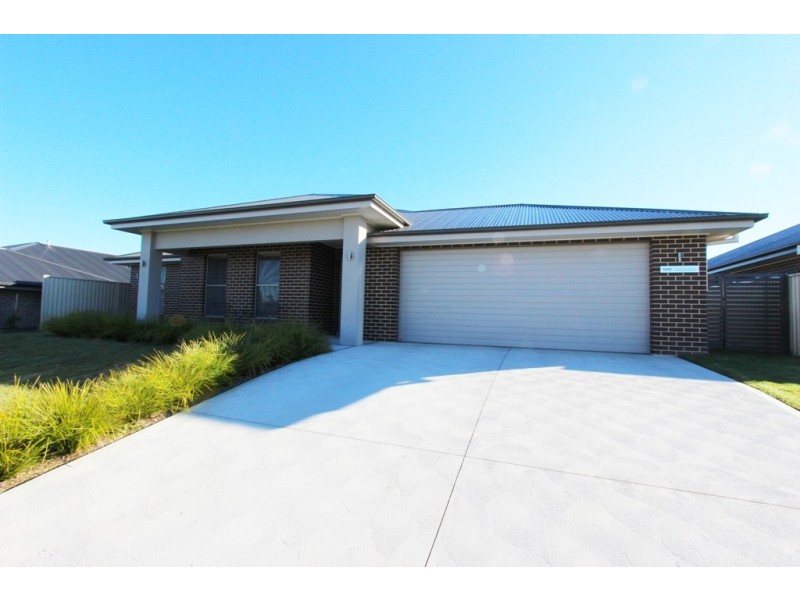 9 Redding Drive, Kelso NSW 2795