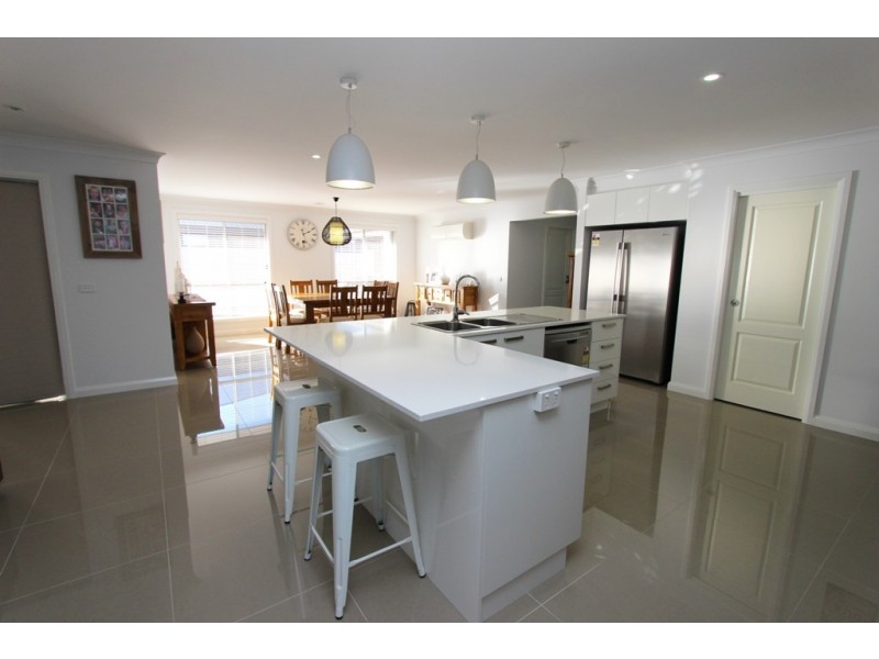 9 Redding Drive, Kelso NSW 2795