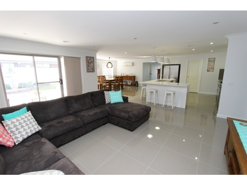 9 Redding Drive, Kelso NSW 2795