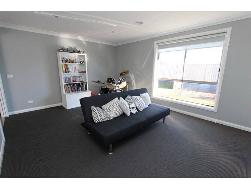 9 Redding Drive, Kelso NSW 2795