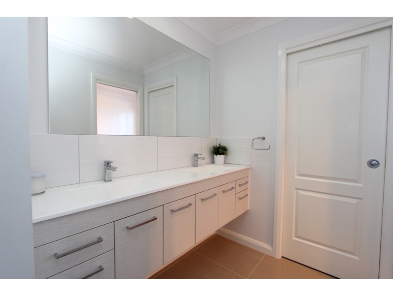 9 Redding Drive, Kelso NSW 2795