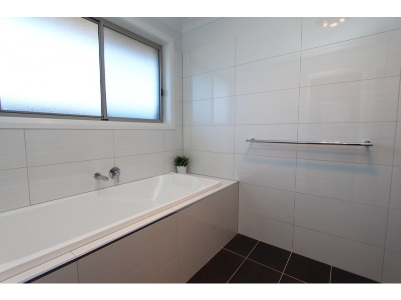 9 Redding Drive, Kelso NSW 2795