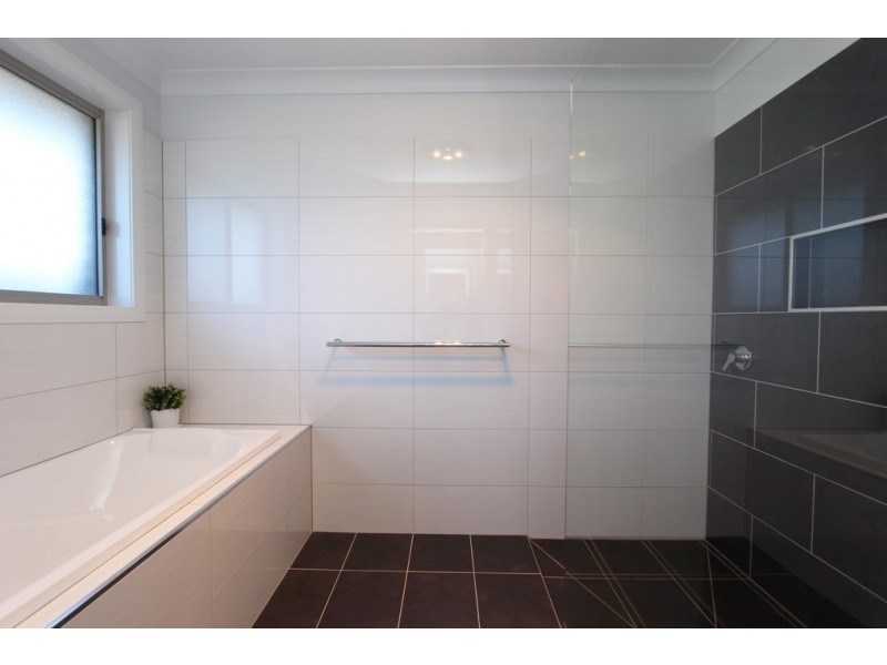 9 Redding Drive, Kelso NSW 2795