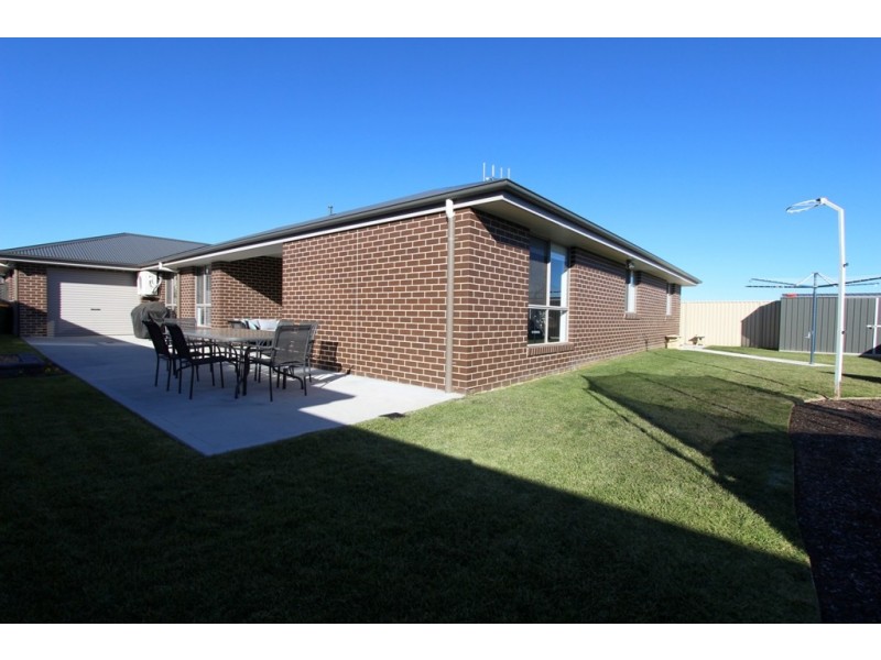 9 Redding Drive, Kelso NSW 2795