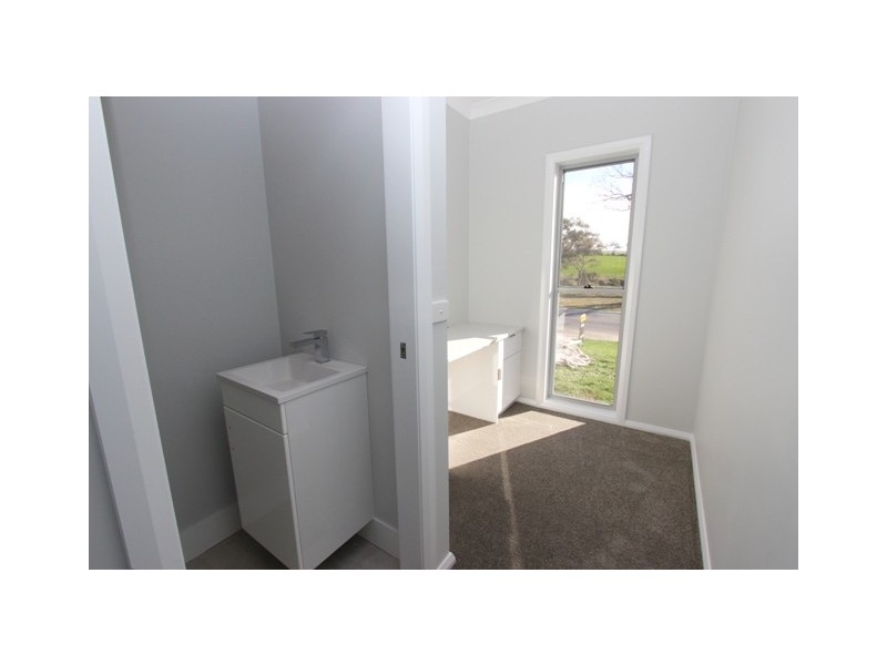 24 Governors Parade, Windradyne NSW 2795