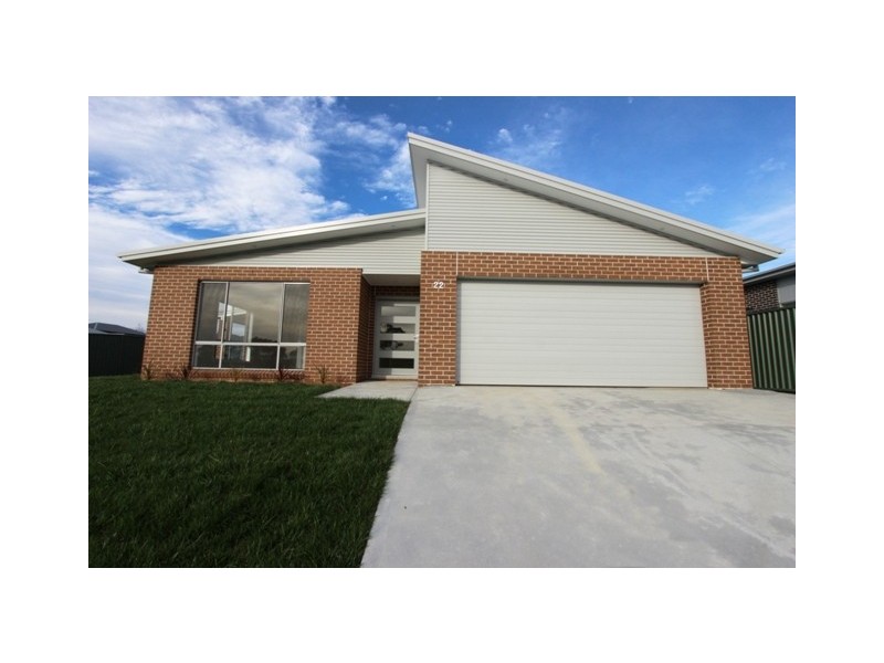 22 Governors Parade, Windradyne NSW 2795