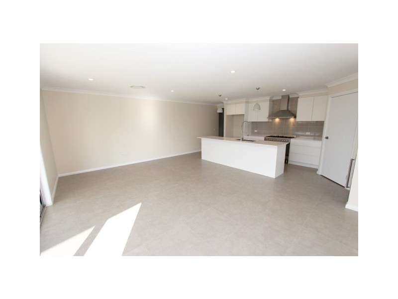 22 Governors Parade, Windradyne NSW 2795