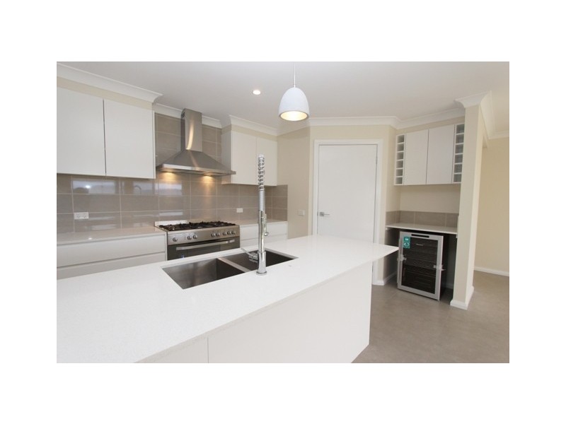 22 Governors Parade, Windradyne NSW 2795