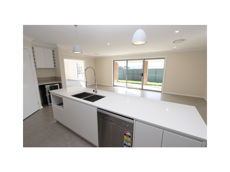 22 Governors Parade, Windradyne NSW 2795