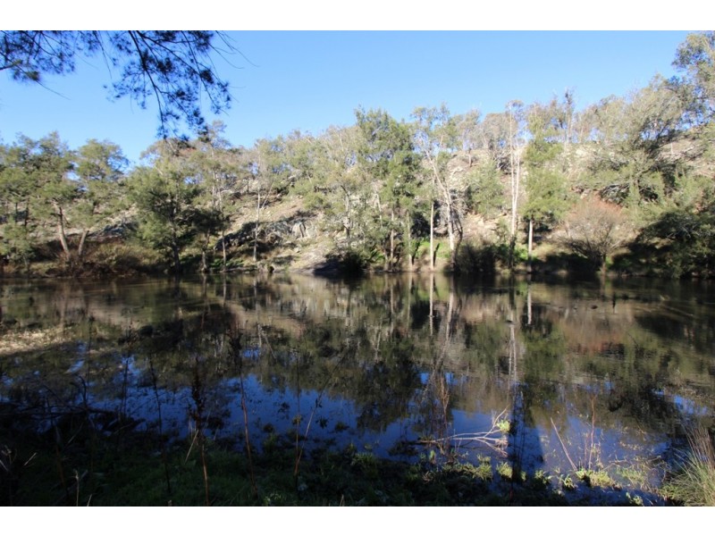 2216 McIntosh Road, Freemantle NSW 2795