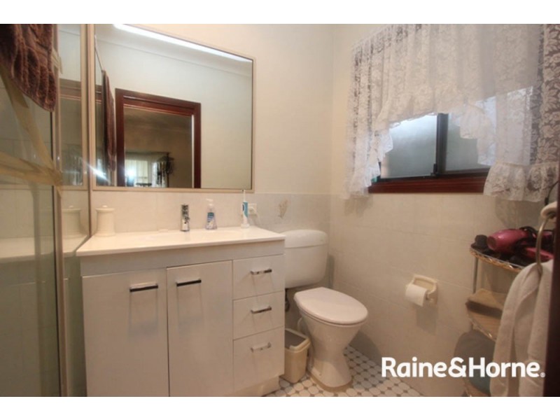 24 Opperman Way, Windradyne NSW 2795