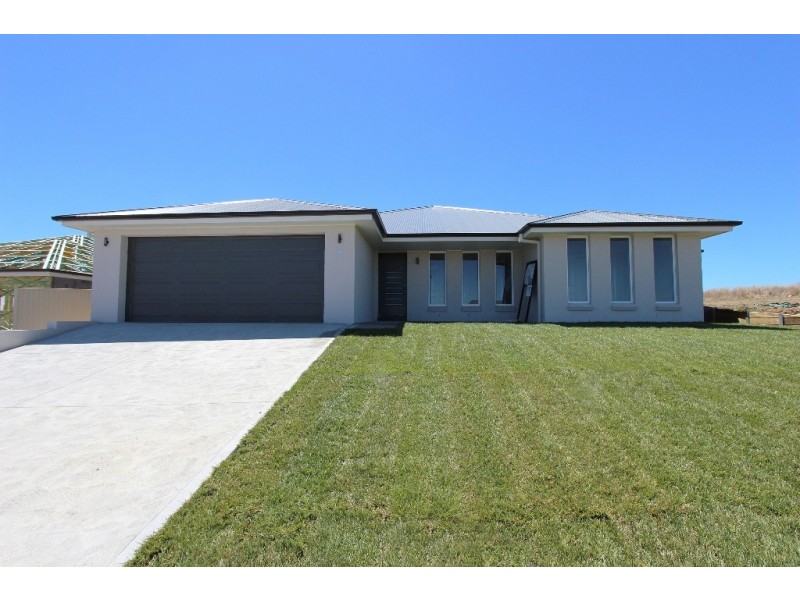 28 McGillan Drive, Kelso NSW 2795
