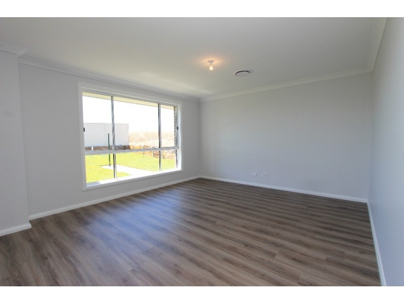 28 McGillan Drive, Kelso NSW 2795