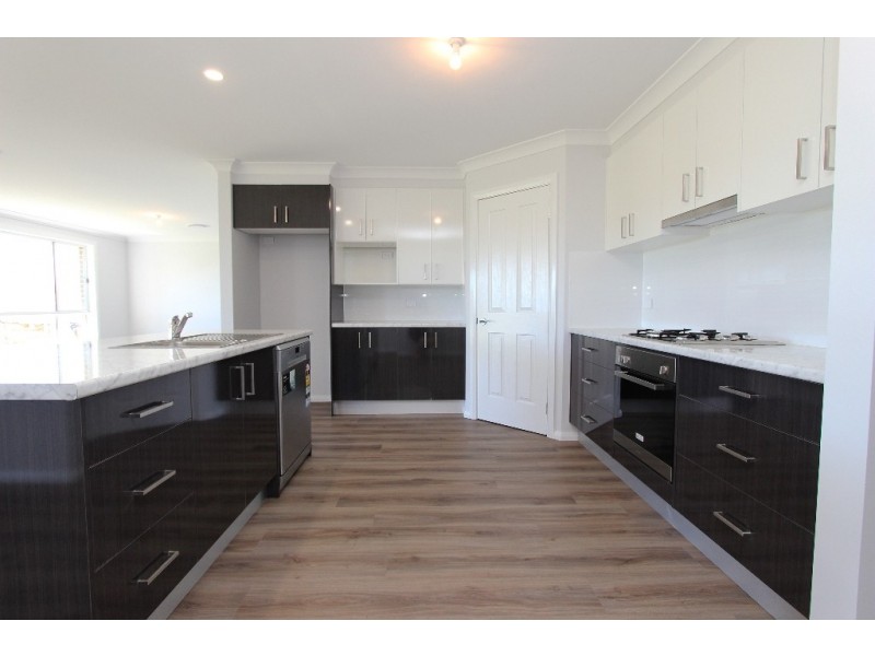 28 McGillan Drive, Kelso NSW 2795