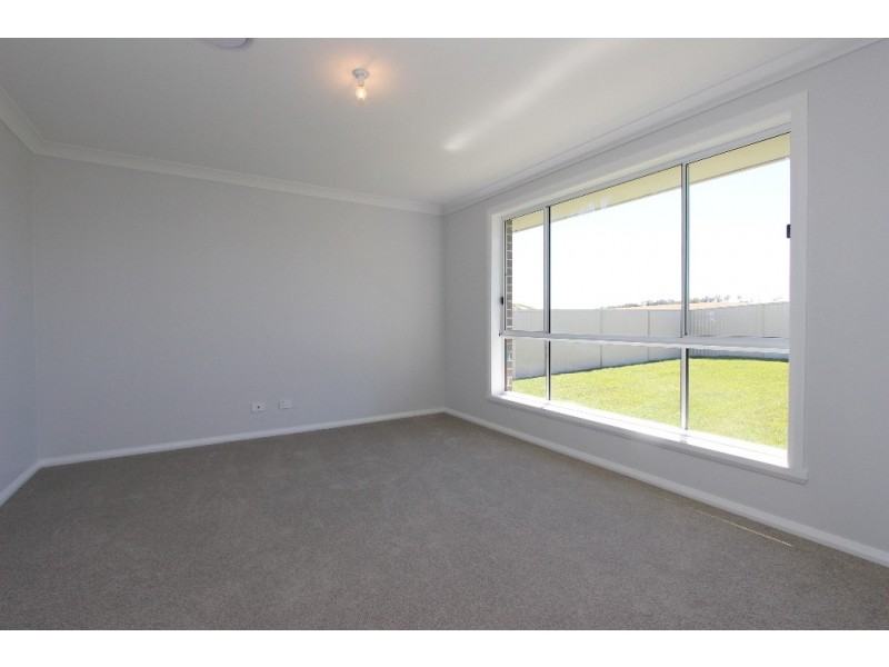 28 McGillan Drive, Kelso NSW 2795