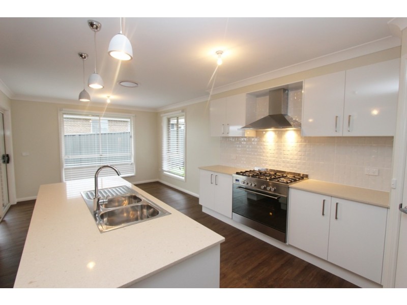 21 Parer Road, Bathurst NSW 2795