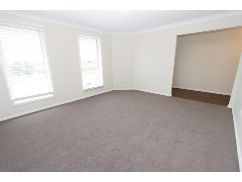 21 Parer Road, Bathurst NSW 2795