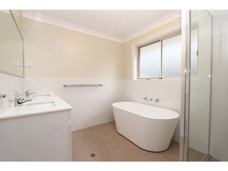 21 Parer Road, Bathurst NSW 2795