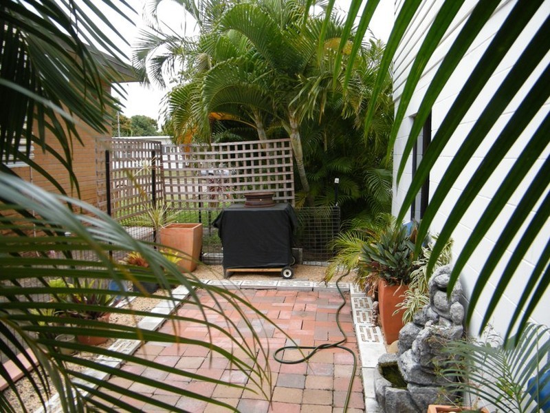 12 Dennis Street, Ayr QLD 4807