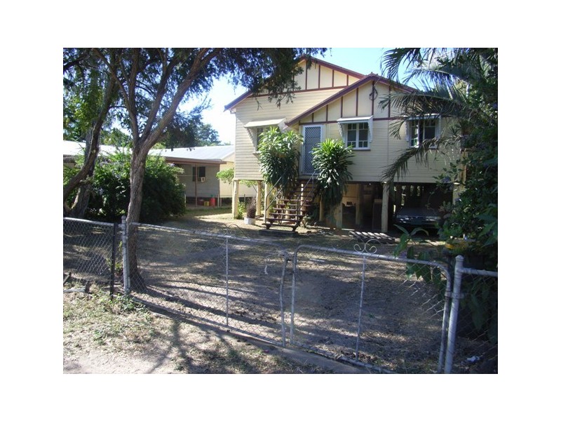 39 Seventh Avenue, Home Hill QLD 4806
